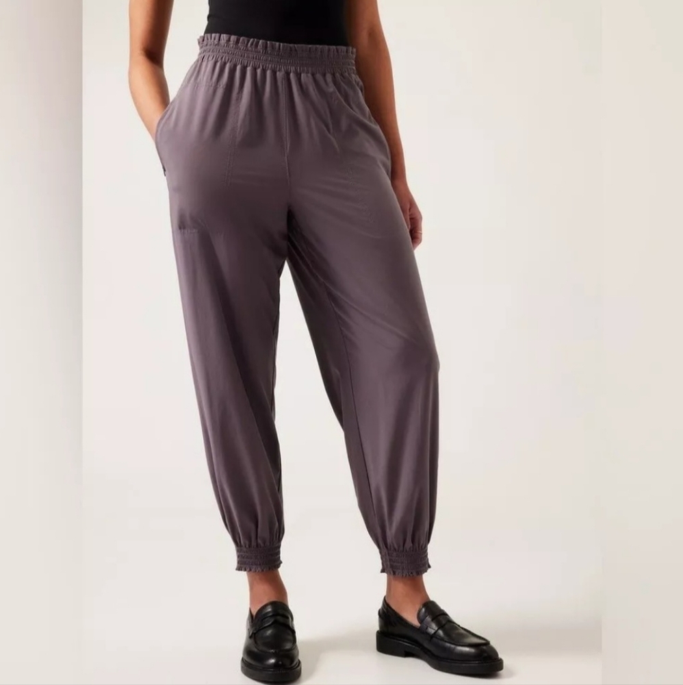 Athleta Savannah Featherweight Jogger Purple Dusk Violet Comfort Women's Size 8
